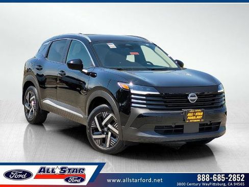 Used 2026 Nissan Kicks SV w/ Illumination Package FWD image 1