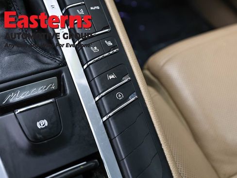 Used 2021 Porsche Macan AWD/4WD image 24