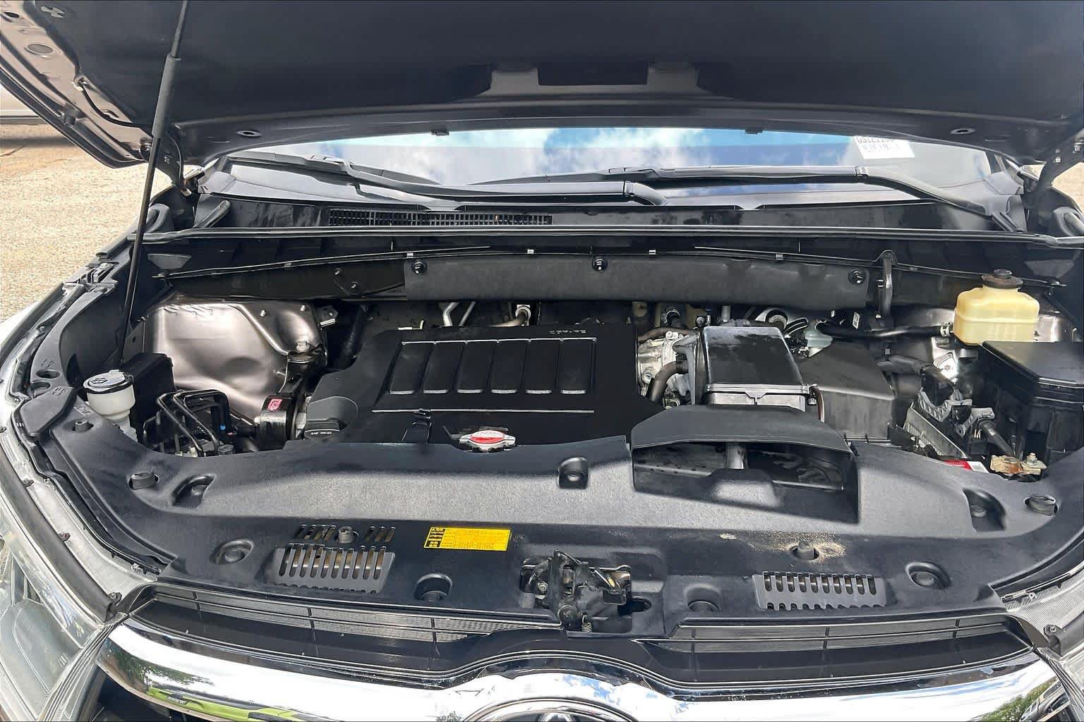 Used 2016 Toyota Highlander XLE FWD image 31