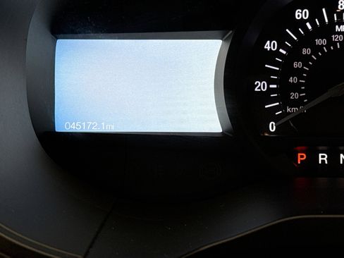 Used 2024 Ford Edge SEL image 9