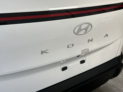 Used 2025 Hyundai Kona SEL FWD image 10