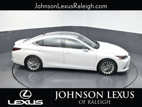 Used 2019 Lexus ES 350 Ultra Luxury w/ Accessory Package FWD image 29