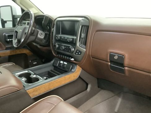 Used 2019 Chevrolet Silverado 3500 High Country w/ Duramax Plus Package image 29
