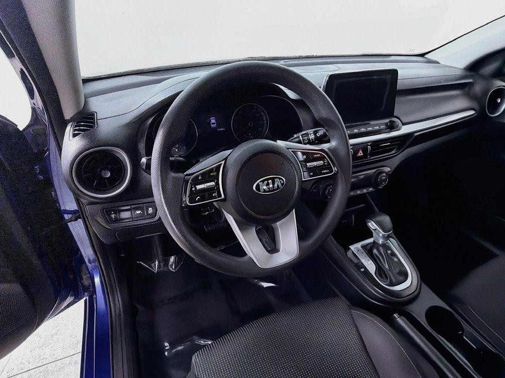 Used 2019 Kia Forte LXS FWD image 11