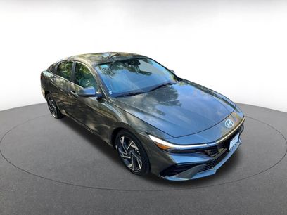 Used 2025 Hyundai Elantra Limited