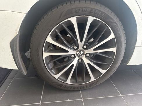 Used 2020 Toyota Camry SE FWD image 5