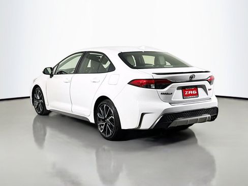 Used 2021 Toyota Corolla XSE FWD image 3