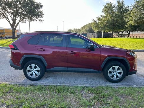 Used 2021 Toyota RAV4 LE FWD image 7