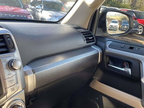 Used 2018 Toyota 4Runner SR5 image 30