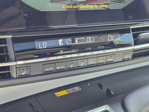 Certified 2026 Toyota Sienna XLE FWD image 31