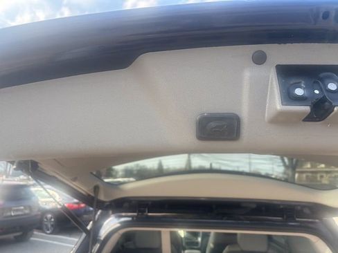 Used 2015 GMC Acadia SLT image 8