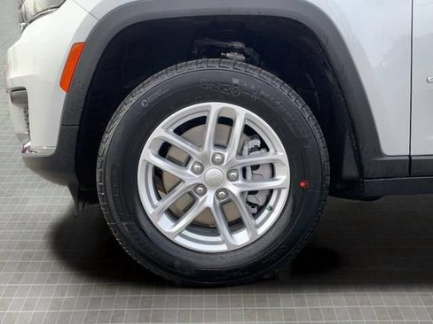 Used 2025 Jeep Grand Cherokee L Laredo AWD/4WD image 51