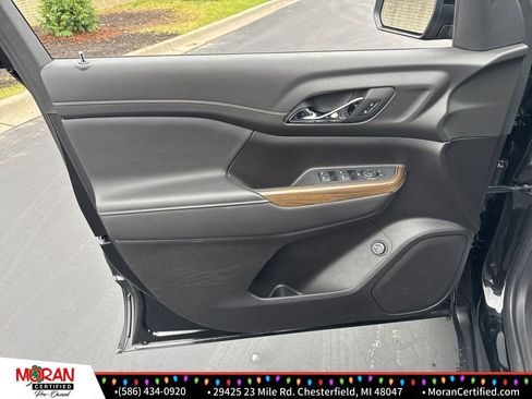 Used 2023 GMC Acadia SLE w/ Driver Convenience Package image 9