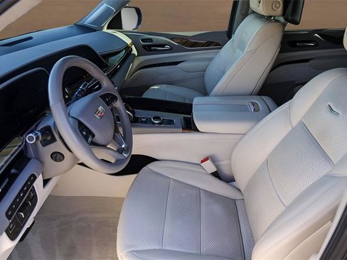 Used 2023 Cadillac Escalade Sport Platinum image 9