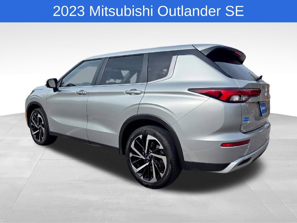 Used 2023 Mitsubishi Outlander SE FWD image 5