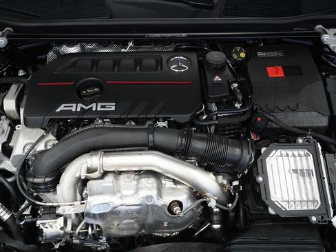 Used 2025 Mercedes-Benz CLA 35 AMG 4MATIC image 34