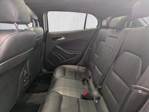 Used 2017 Mercedes-Benz GLA 250 4MATIC image 22