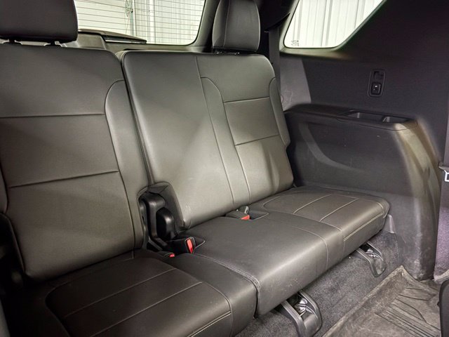 Used 2023 Chevrolet Traverse Premier w/ Redline Edition AWD/4WD image 17