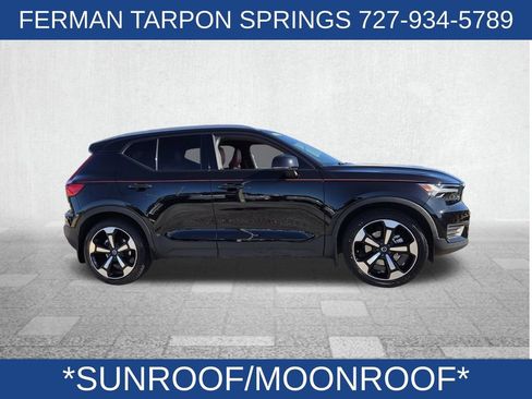 Used 2020 Volvo XC40 T5 Momentum w/ Premium Package image 10