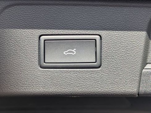 New 2026 Volkswagen Atlas SE image 14