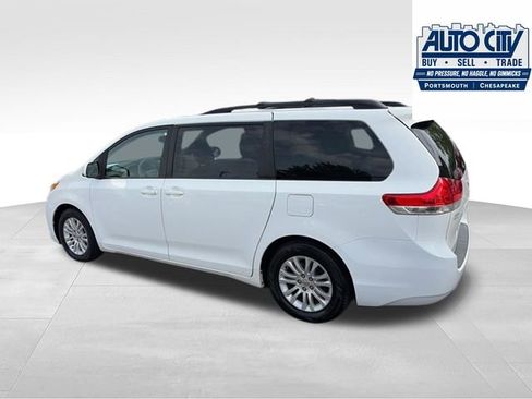 Used 2014 Toyota Sienna XLE FWD image 21