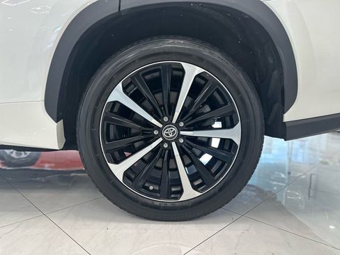 Used 2021 Toyota Highlander XSE image 43