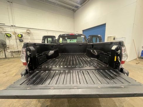 Used 2010 Toyota Tacoma 4x4 Access Cab V6 image 32