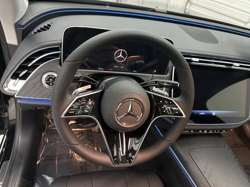 Used 2026 Mercedes-Benz E 350 4MATIC Sedan image 10