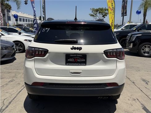 Used 2019 Jeep Compass Latitude FWD image 5