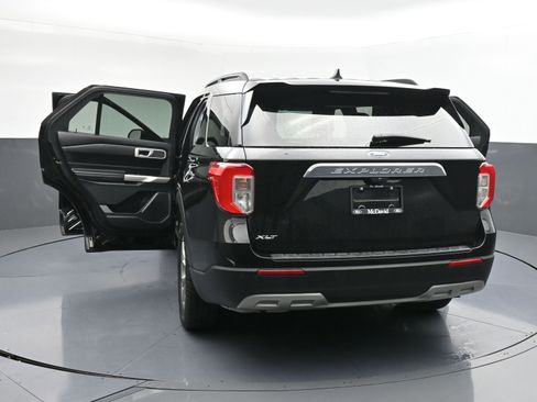 Used 2021 Ford Explorer XLT w/ Equipment Group 202A RWD image 45