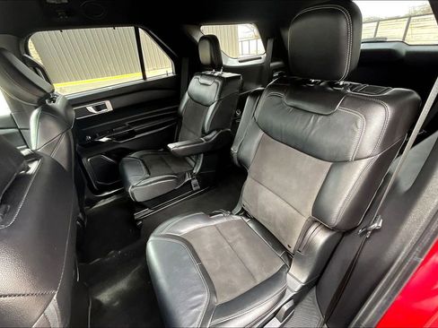 Used 2022 Ford Explorer ST image 26