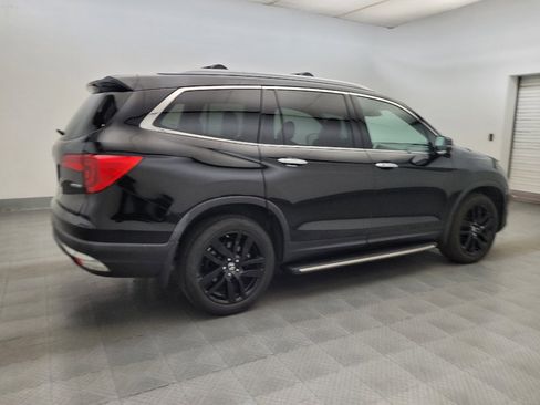 Used 2018 Honda Pilot Touring image 10