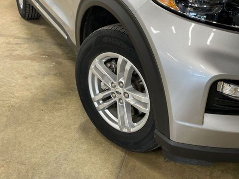 Used 2023 Ford Explorer XLT w/ Equipment Group 202A AWD/4WD image 11