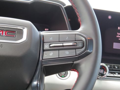 Used 2023 GMC Canyon AT4X image 28