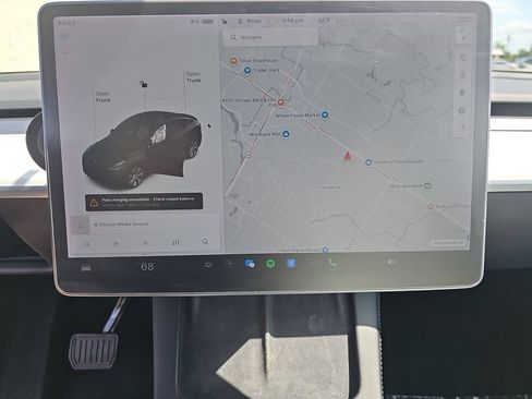 Used 2021 Tesla Model Y Long Range AWD/4WD image 25