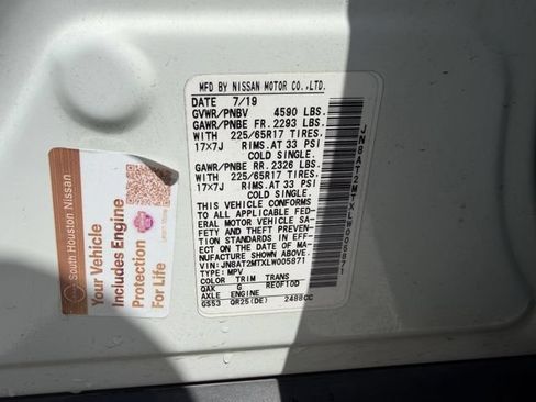 Used 2020 Nissan Rogue S FWD image 28