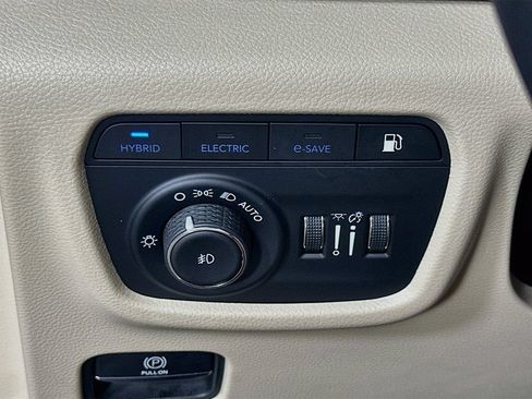 Used 2023 Jeep Grand Cherokee 4WD 4xe image 22
