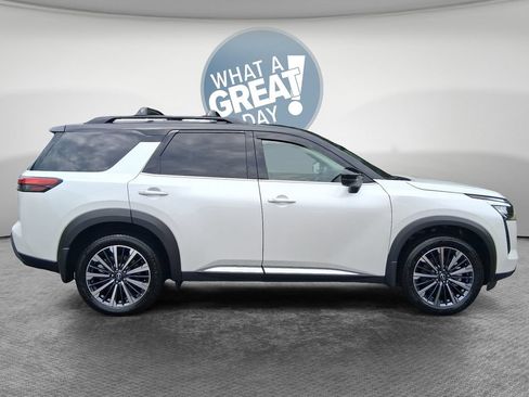 Used 2026 Nissan Pathfinder Platinum w/ Cargo Package FWD image 2