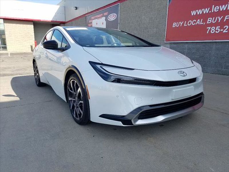 Certified 2024 Toyota Prius Prime Premium image 1