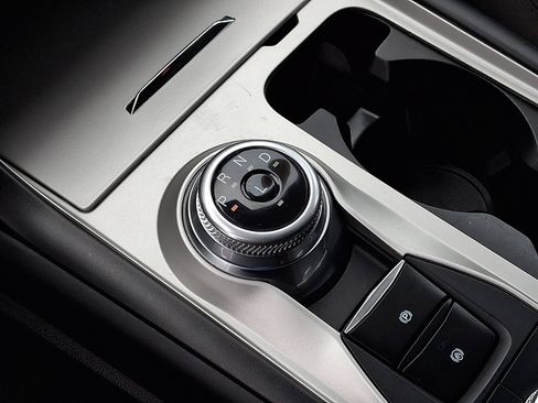 Used 2022 Ford Explorer XLT image 22