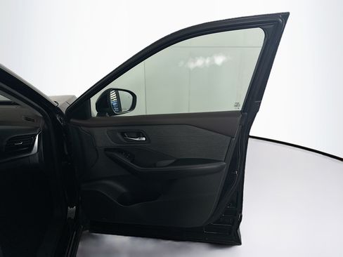 Used 2022 Nissan Rogue SV FWD image 30