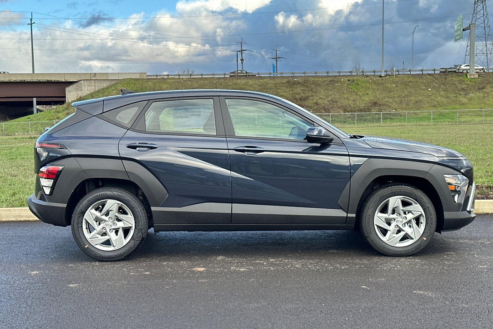 Used 2026 Hyundai Kona SE FWD image 2