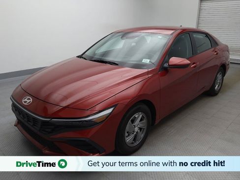 Used 2025 Hyundai Elantra SE FWD image 1