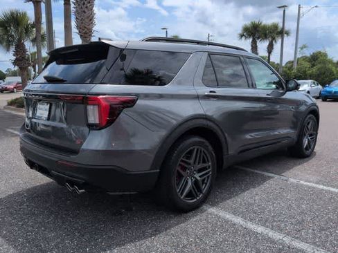 Used 2025 Ford Explorer ST AWD/4WD image 8