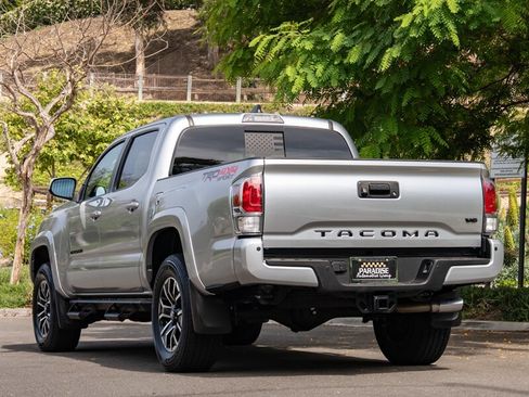 Used 2022 Toyota Tacoma TRD Sport image 7