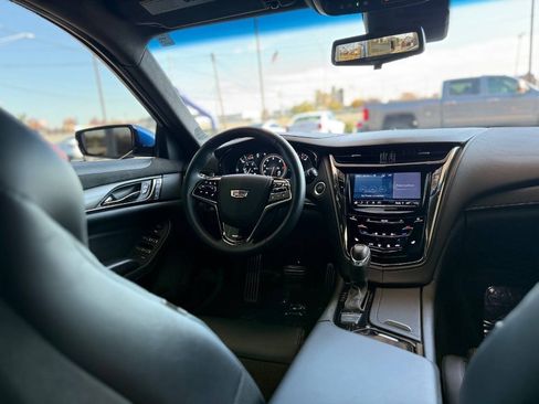 Used 2018 Cadillac CTS V w/ Luxury Package RWD image 63