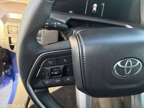 Used 2025 Toyota Tacoma TRD Off-Road AWD/4WD image 17