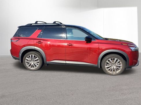 Used 2023 Nissan Pathfinder SL w/ SL Premium Package AWD/4WD image 21