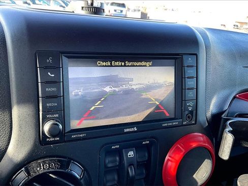 Used 2016 Jeep Wrangler Unlimited Sahara image 21