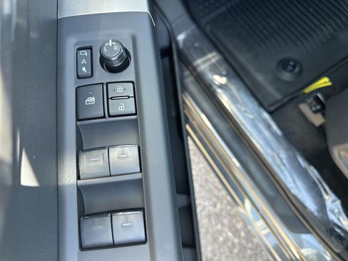 New 2026 Toyota Tundra Limited AWD/4WD image 10
